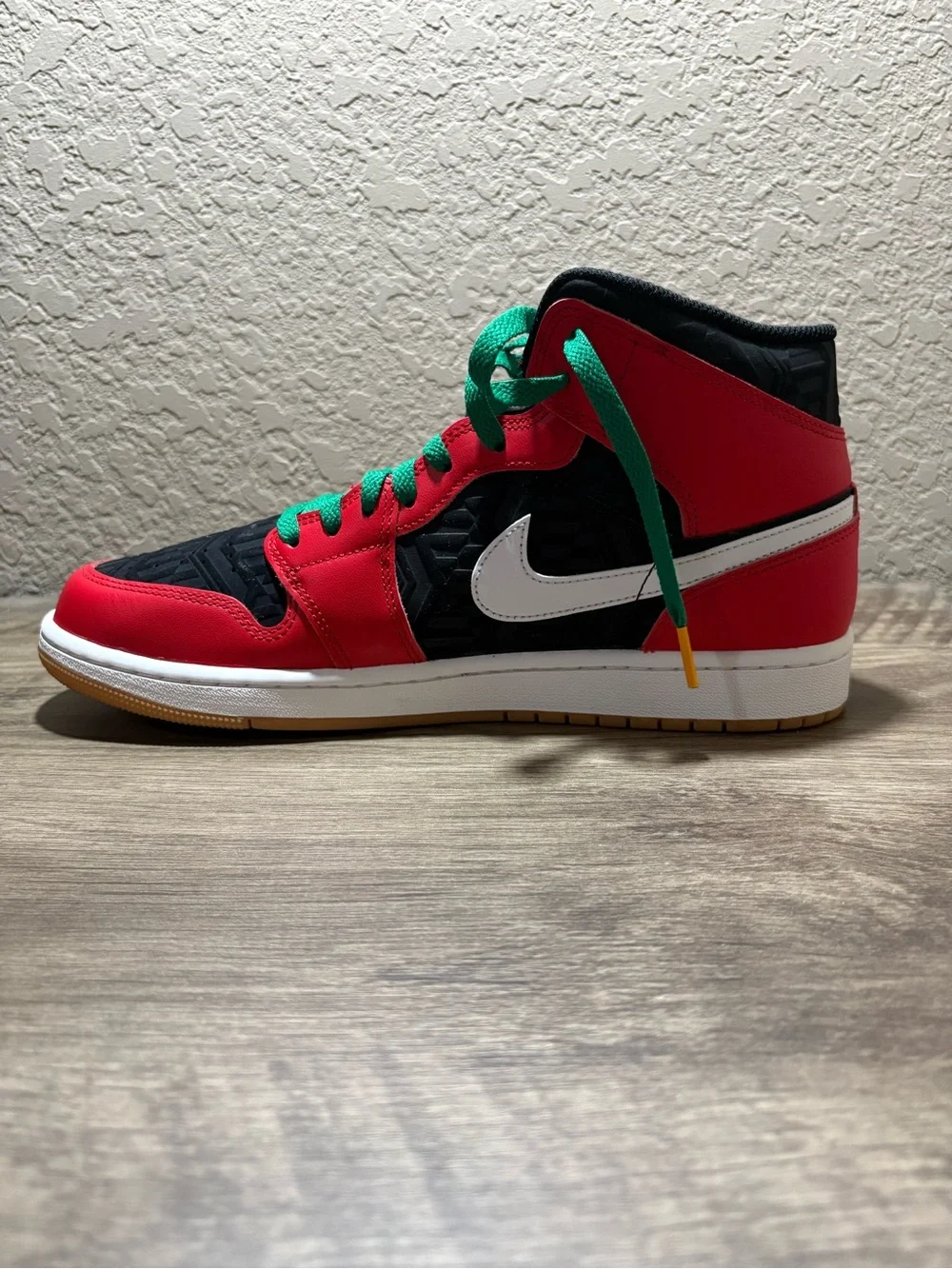 Air Jordan 1 Mid SE Christmas Men’s 10.5 Near DS